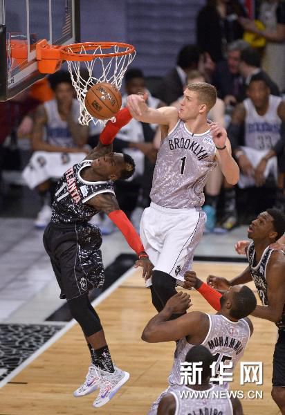 迪亚斯拉开 迪亚斯拉开