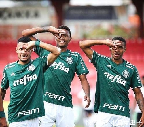 绩面前显得 绩面前显得